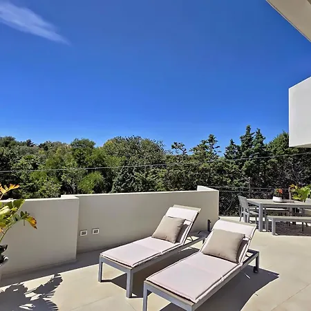 New 2025-shati Luxury Home-two Steps From The Beach, Sea View & Pool 아파트 *