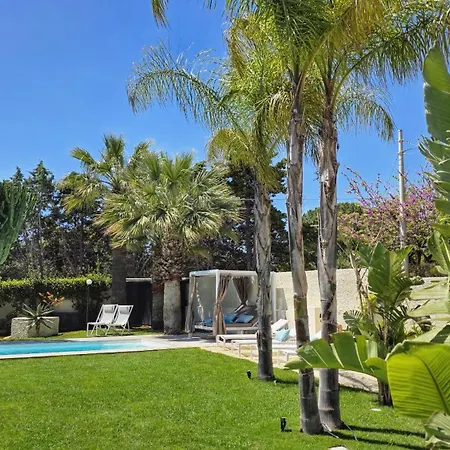 Shati Luxury - Private Heated Pool- Steps From