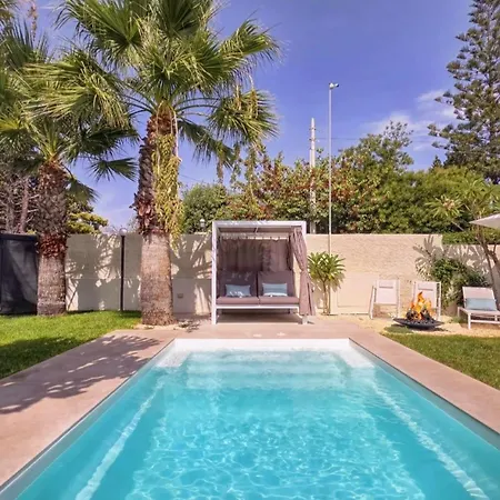 Shati Luxury - Private Heated Pool- Steps From Fontane Bianche