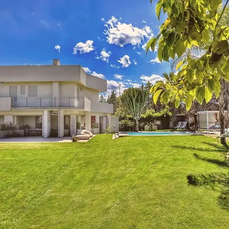 Shati Luxury - Private Heated Pool- Steps From Appartamento Fontane Bianche