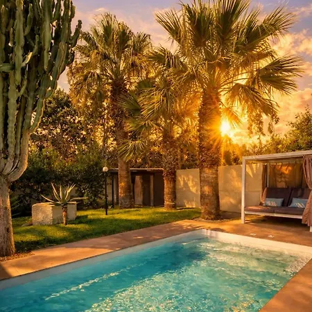 Appartamento Shati Luxury - Private Heated Pool- Steps From
